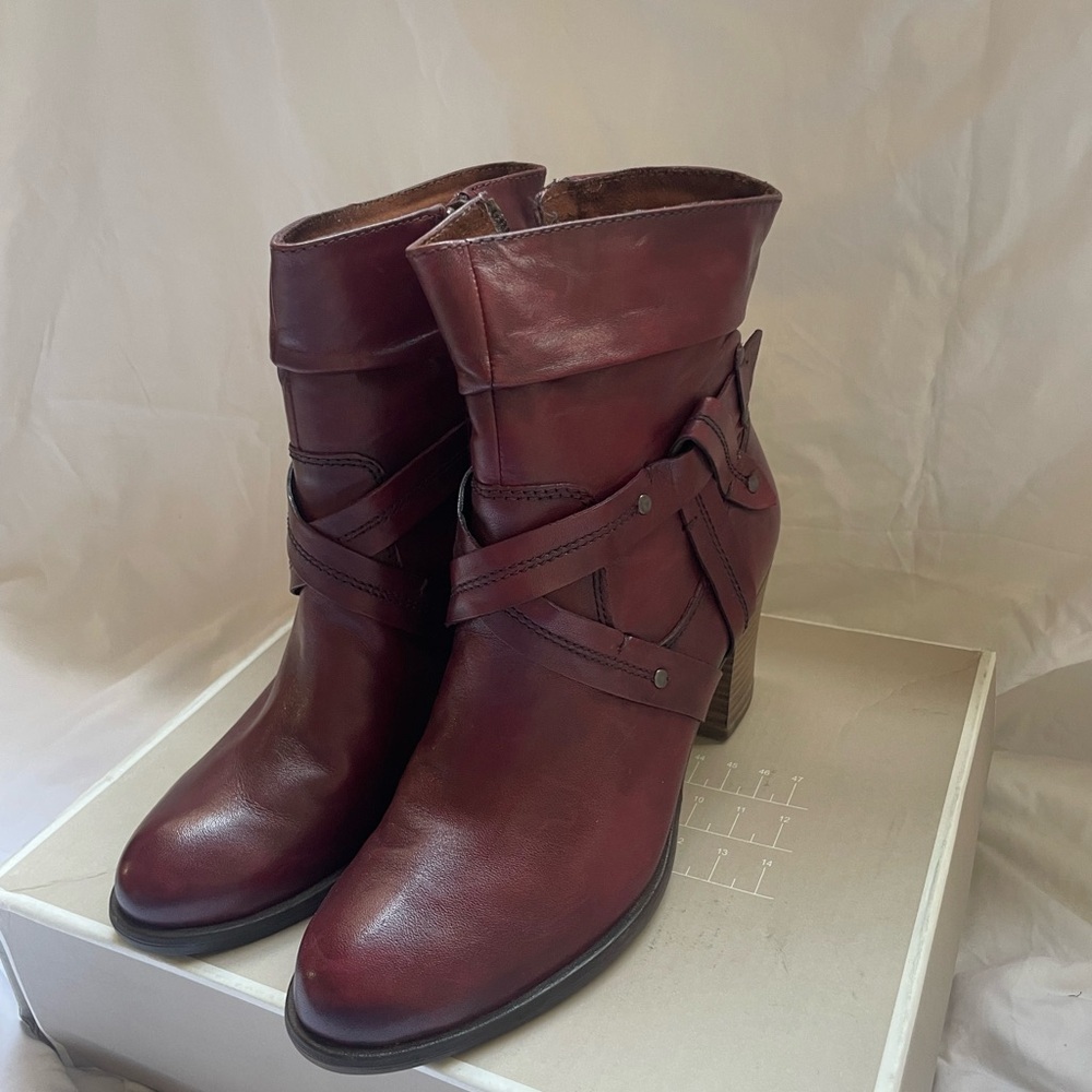 Ankle Booties with Vintage Charm and western flare - Picture 6 of 9